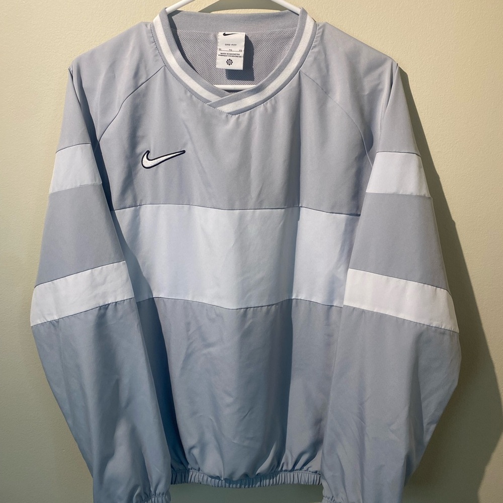 Boys XL Nike Grey and White Pullover
